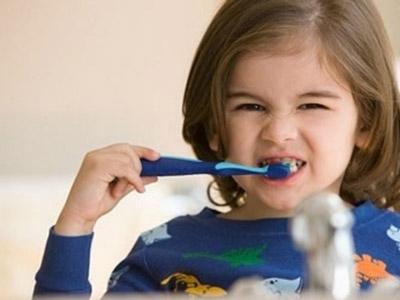 孩子牙齿发黄的原因是什么宝宝牙齿黄怎么办